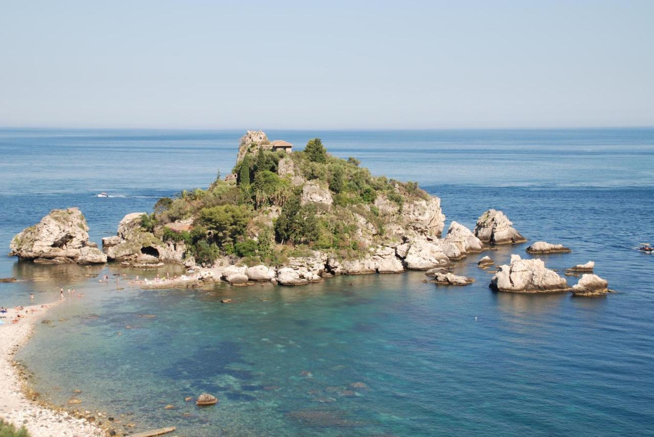 I Pupi - Sicilian Apartment จีอาร์ดีนี นักซอส ภายนอก รูปภาพ