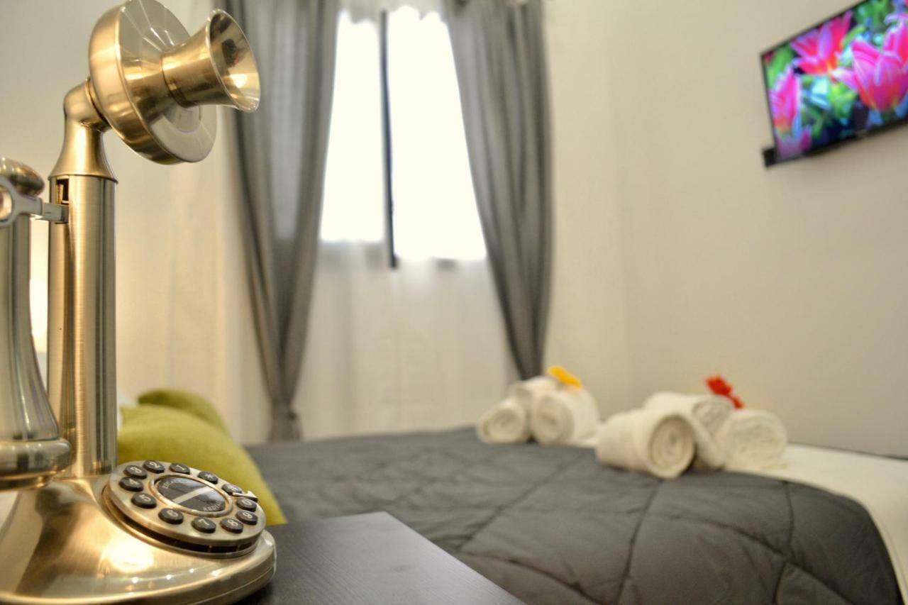 I Pupi - Sicilian Apartment จีอาร์ดีนี นักซอส ภายนอก รูปภาพ