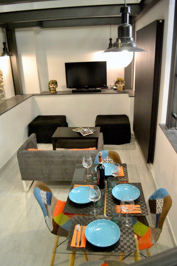 I Pupi - Sicilian Apartment จีอาร์ดีนี นักซอส ภายนอก รูปภาพ