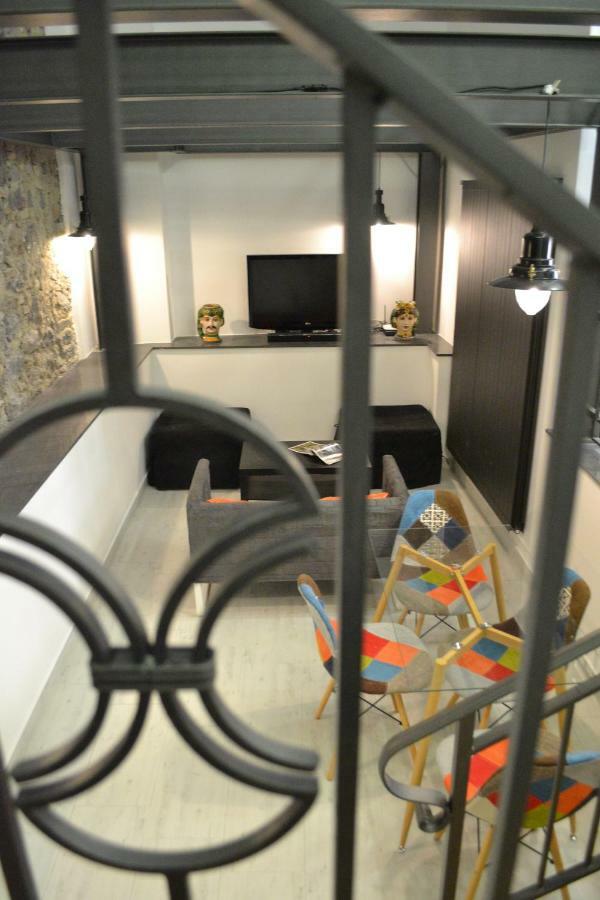 I Pupi - Sicilian Apartment จีอาร์ดีนี นักซอส ภายนอก รูปภาพ
