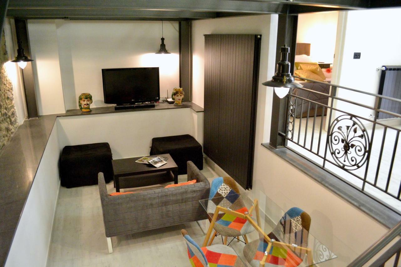 I Pupi - Sicilian Apartment จีอาร์ดีนี นักซอส ภายนอก รูปภาพ