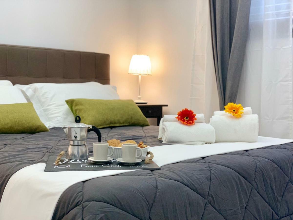 I Pupi - Sicilian Apartment จีอาร์ดีนี นักซอส ภายนอก รูปภาพ