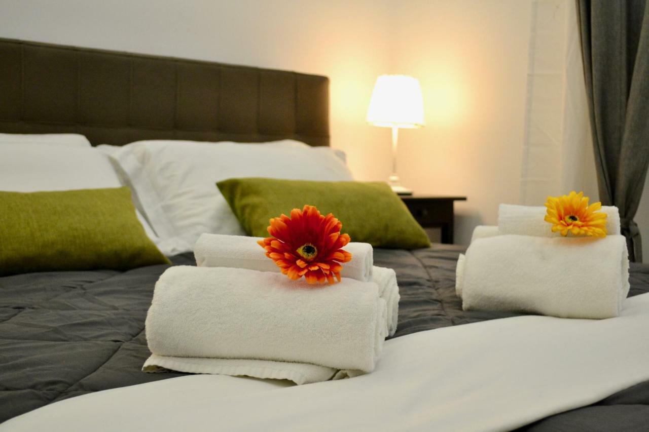 I Pupi - Sicilian Apartment จีอาร์ดีนี นักซอส ภายนอก รูปภาพ