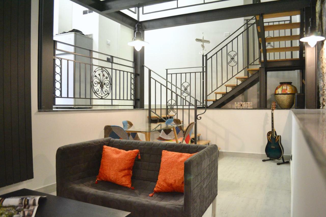 I Pupi - Sicilian Apartment จีอาร์ดีนี นักซอส ภายนอก รูปภาพ
